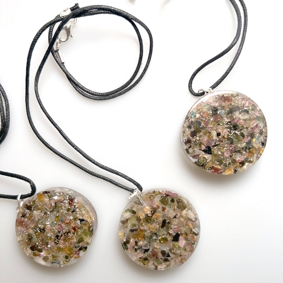 Orgone Multi Stone Disk Necklace - Picture 2 of 3